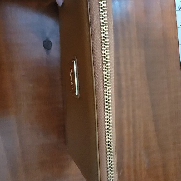 KENNETH COLE Saddle Brown Leather Wallet W/ Removable Wristlet- Zip Around - Picture 12 of 14